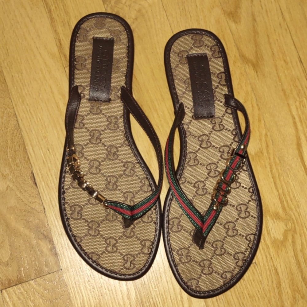 Gucci thong sandals